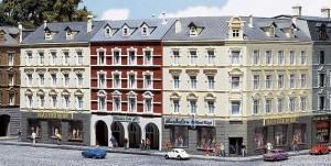 Rząd domów miejskich, skala N, FALLER 232266