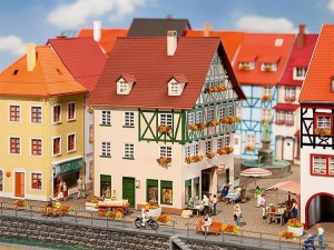 Kamienica z pasażem , skala H0, FALLER 130492