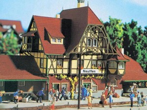 Dworzec kolejowy Neuffen, skala H0, VOLLMER 43510