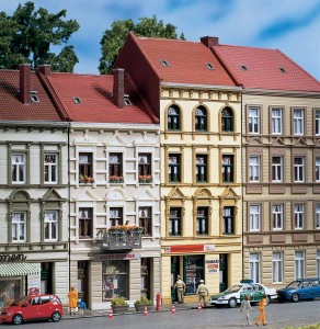 2 domy miejskie, skala H0, AUHAGEN 11393