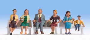 Przechodnie siedzący, skala H0, NOCH 15533