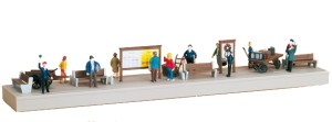 Wyposażenie peronu kolejowego z figurkami, skala H0, AUHAGEN 11339