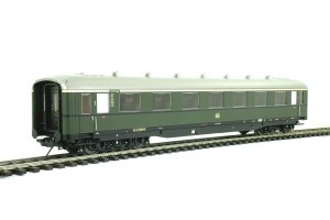 Wagon osobowy 1-klasy typu AB4ü-38, DB,  skala 0, LENZ 41260-02