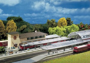 3 perony, skala Z, FALLER 282718