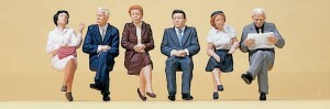 Siedzący podróżni, skala H0, PREISER 10434