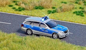 Mercedes E-Klasse T-Modell »Polizei«., skala H0, BUSCH 5626