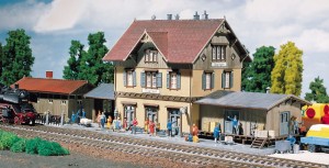 Dworzec kolejowy Güglingen, skala N, FALLER 212107