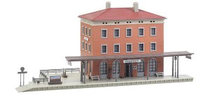 Dworzec kolejowy Weisenbach, skala H0, FALLER 110135