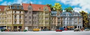 Szereg domów miejskich, skala H0, FALLER 130915