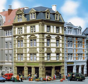 Kamienica narożna , skala H0, Faller 130916