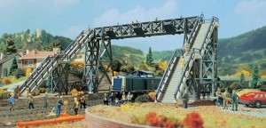 Przejście pomostowe dla pieszych, skala H0, VOLLMER 45709