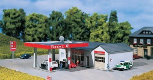 Stacja benzynowa TOTAL, skala TT, AUHAGEN 13320