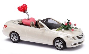 MB E-klasa cabrio, "Ślub", skala H0, BUSCH 41673