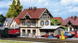Dworzec kolejowy  "Güglingen", skala Z, FALLER 282707
