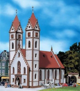 Koścół miejski, skala H0, FALLER 130905