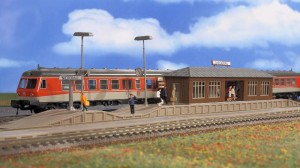 Peron Niederau z poczkalnią, skala H0, VOLLMER 43549