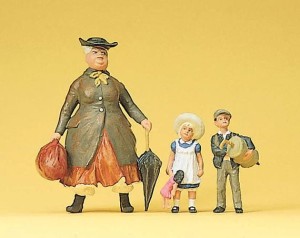 Ciotka z siotrzeńcem i bratanicą, skala G, PREISER 45061