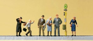 Czekający na przystanku, skala N, PREISER 79148